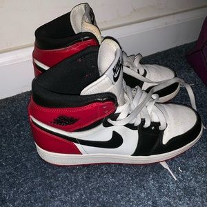 Jordan 1 Retro Black Toe (2016) 👣